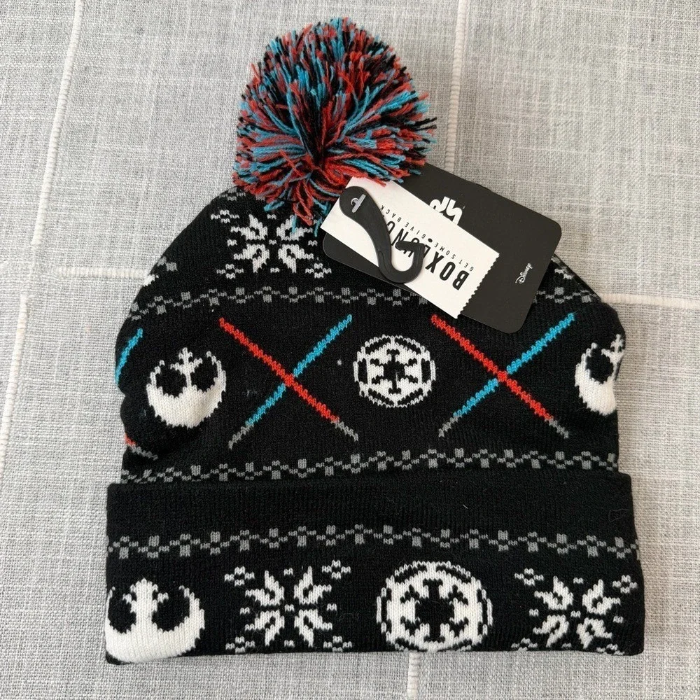 Star Wars Beanie Hat Jedi Sith Lightsabers Original Box Lunch Black One Size NEW